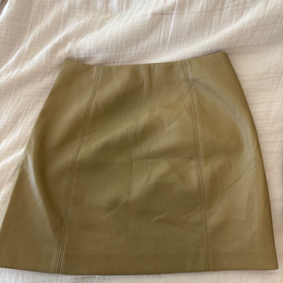 Babaton Vegan Leather Skirt size 4 - Picture 4 of 4